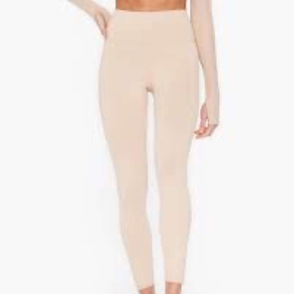 ALO Yoga 7/8 HW Airbrush Leggings - Macadamia - S